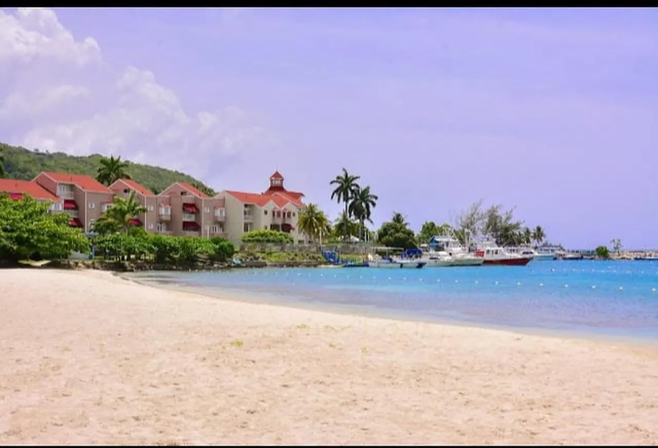 别墅 Ochi Rios Drax Hall 3 Bed Sleeps 7 Exquisitely Fully Furnished Accommodations 奥乔里奥斯