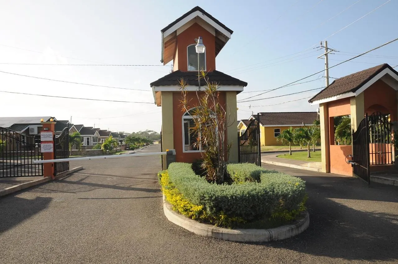 Ochi Rios Drax Hall 3 Bed Sleeps 7 Exquisitely Fully Furnished Accommodations 奥乔里奥斯 牙买加
