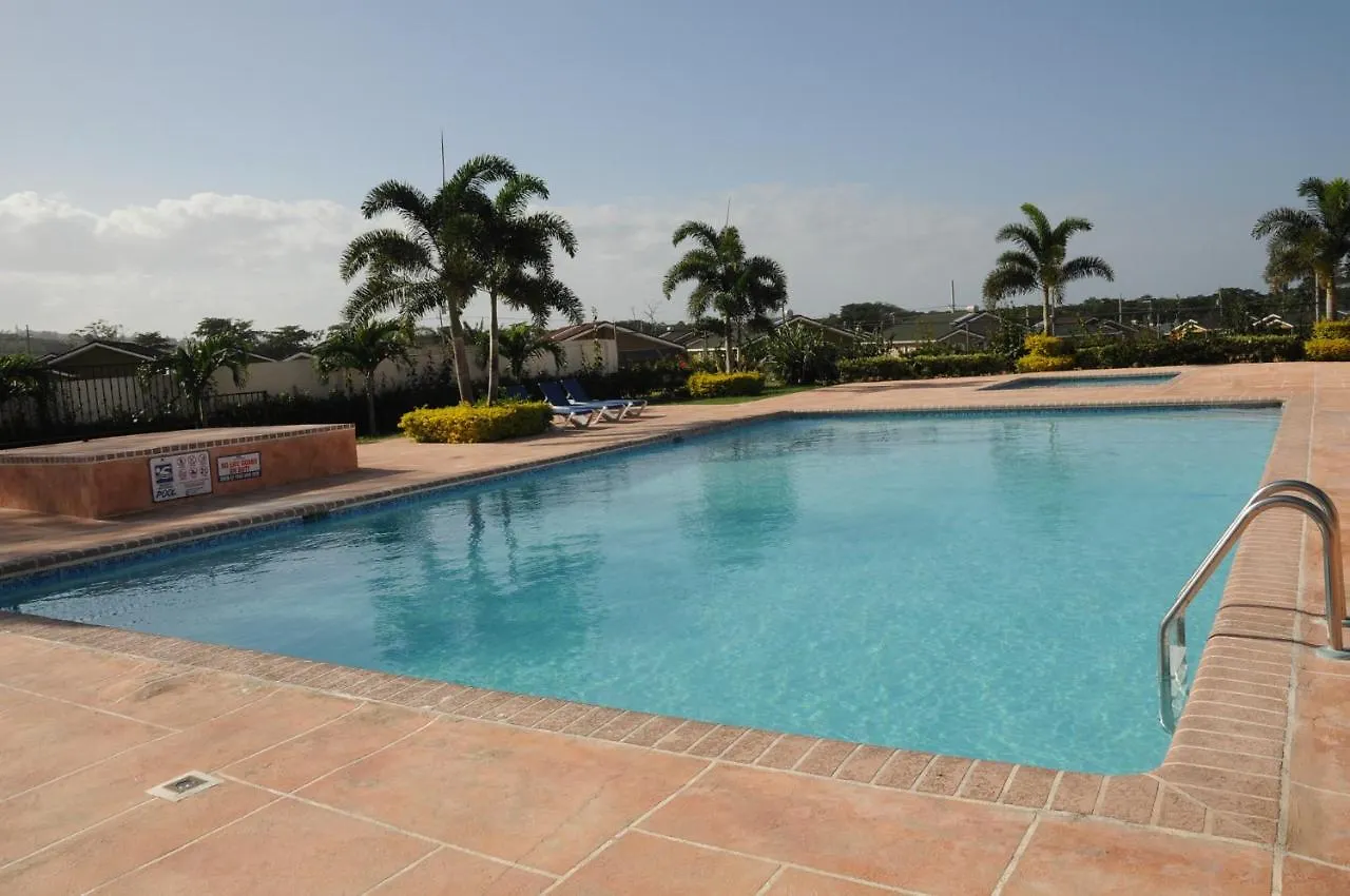 Ochi Rios Drax Hall 3 Bed Sleeps 7 Exquisitely Fully Furnished Accommodations 奥乔里奥斯 别墅